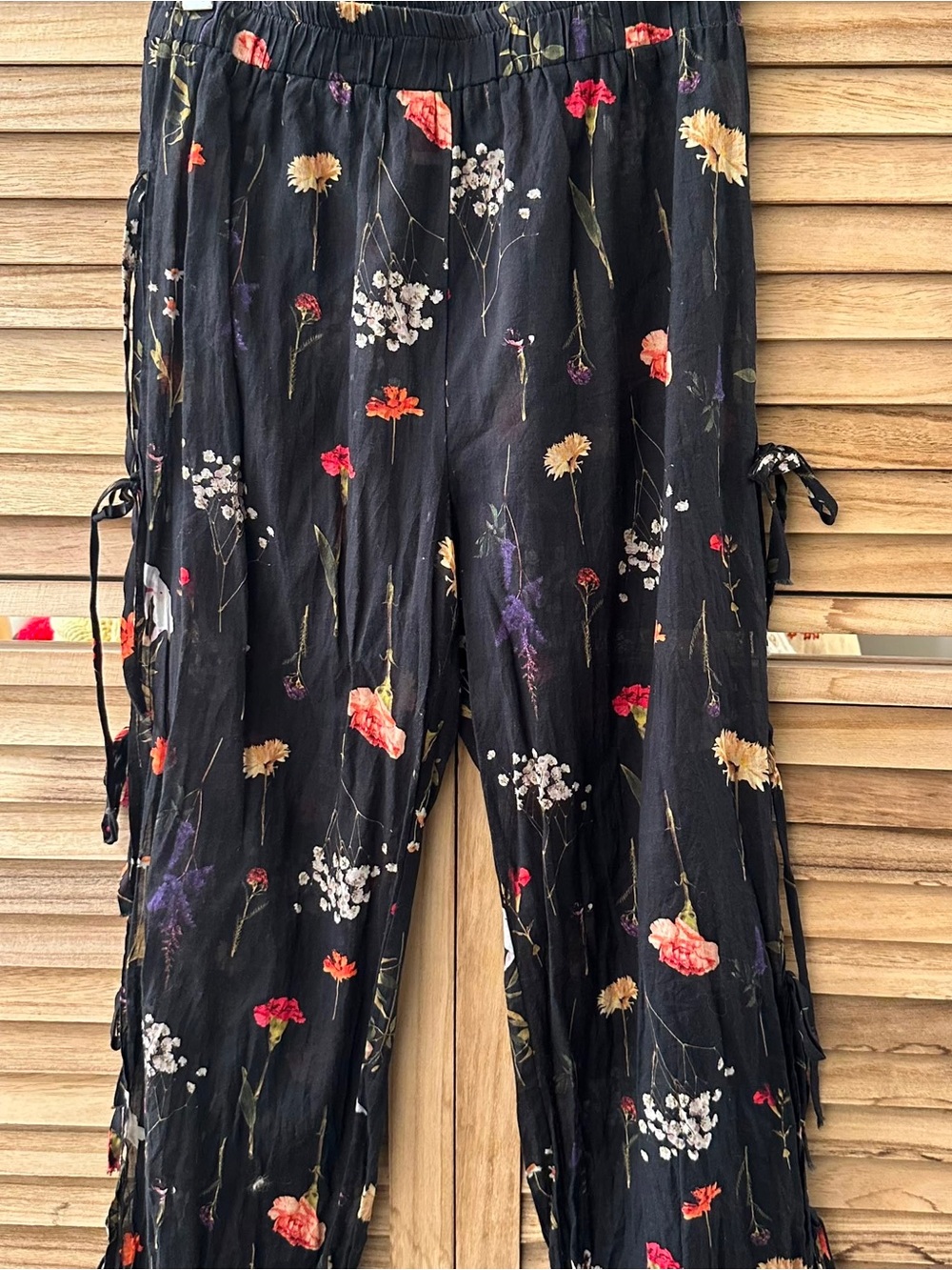 Lisa Says Gah  Straight-Leg Tie-Slit Floral Evelyn Pants size S